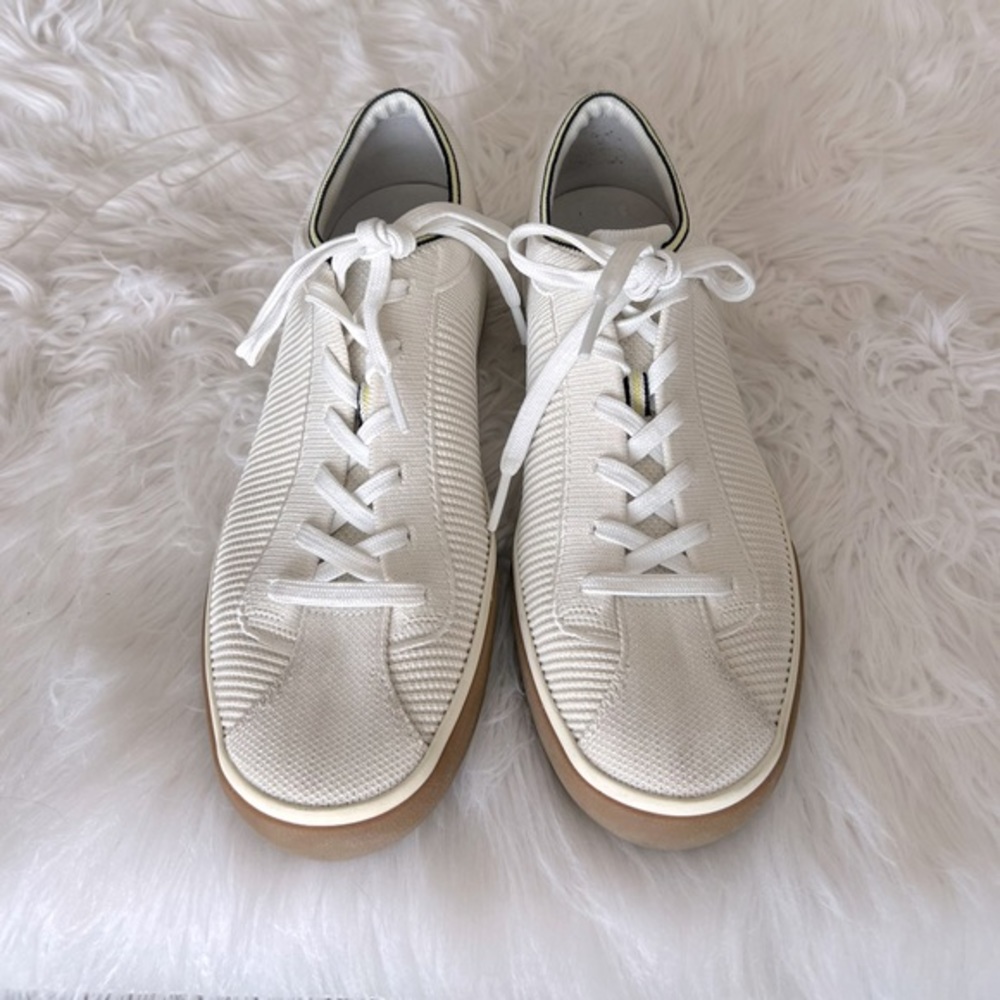 White Rothy’s lace up sneakers - Picture 2 of 7